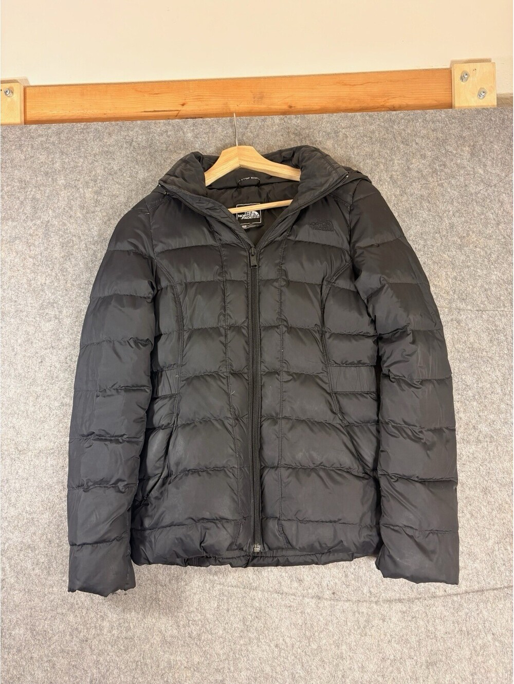 The North Face Women's Black Puffer Jacket with Hood XS